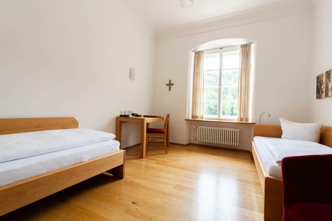 Gaestehaus St. Georg - Weltenburger Klosterbetriebe Gmbh Kelheim Exteriör bild