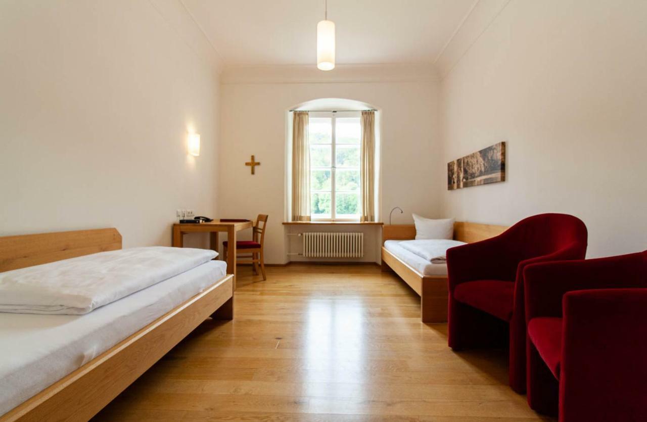 Gaestehaus St. Georg - Weltenburger Klosterbetriebe Gmbh Kelheim Exteriör bild